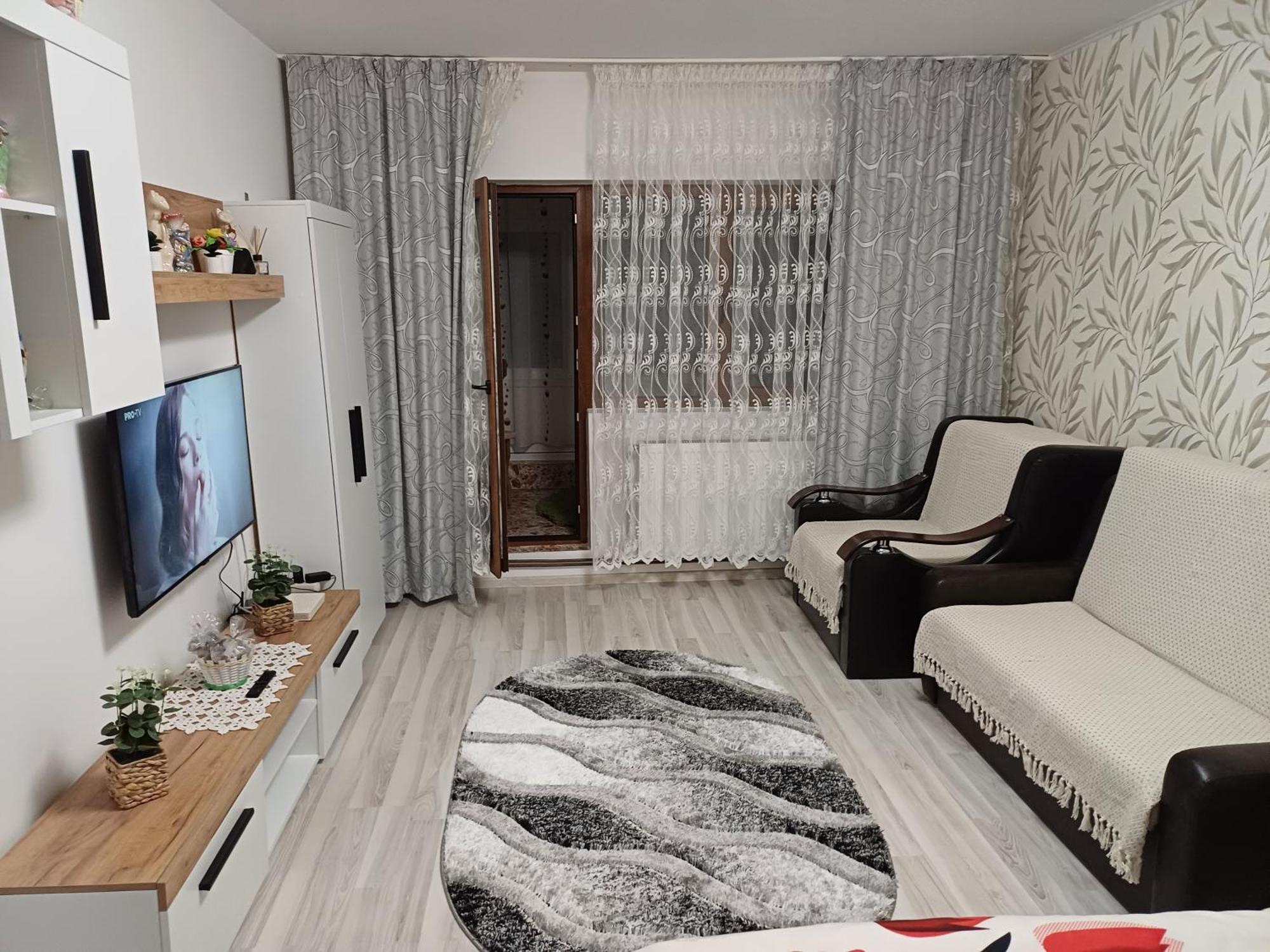Ferienwohnung Garsoniera George Tîrgu Ocna Exterior foto
